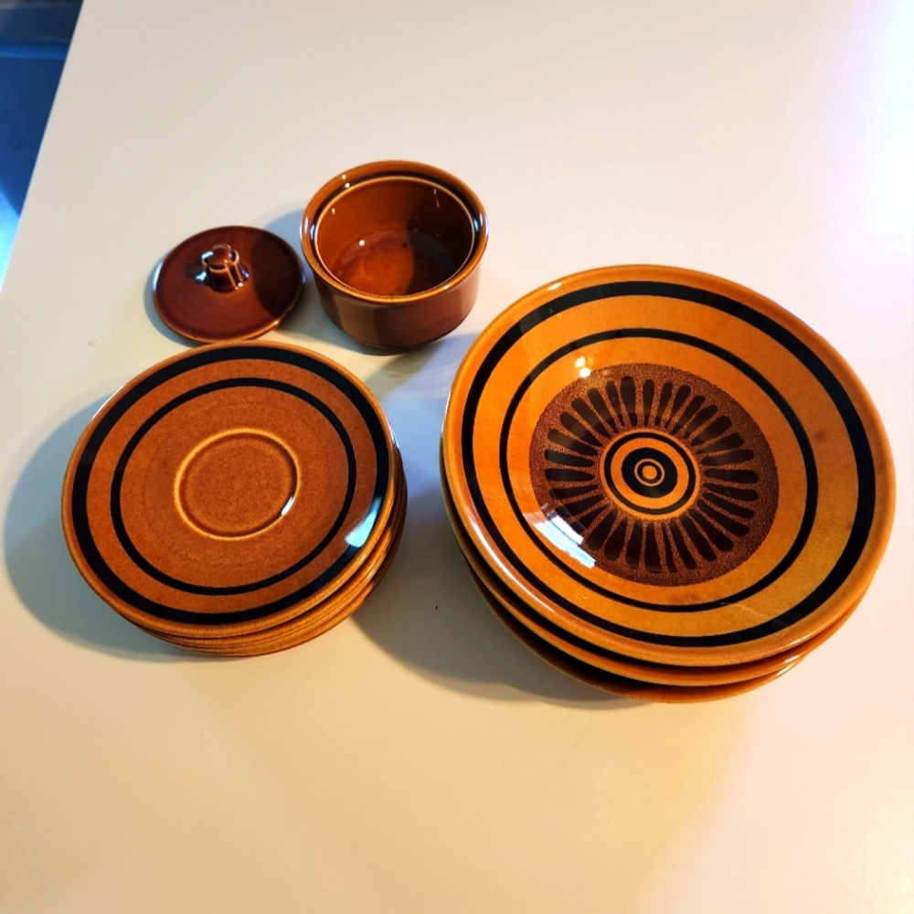 Set of 6 Dishes/Bowls and Serving Dish